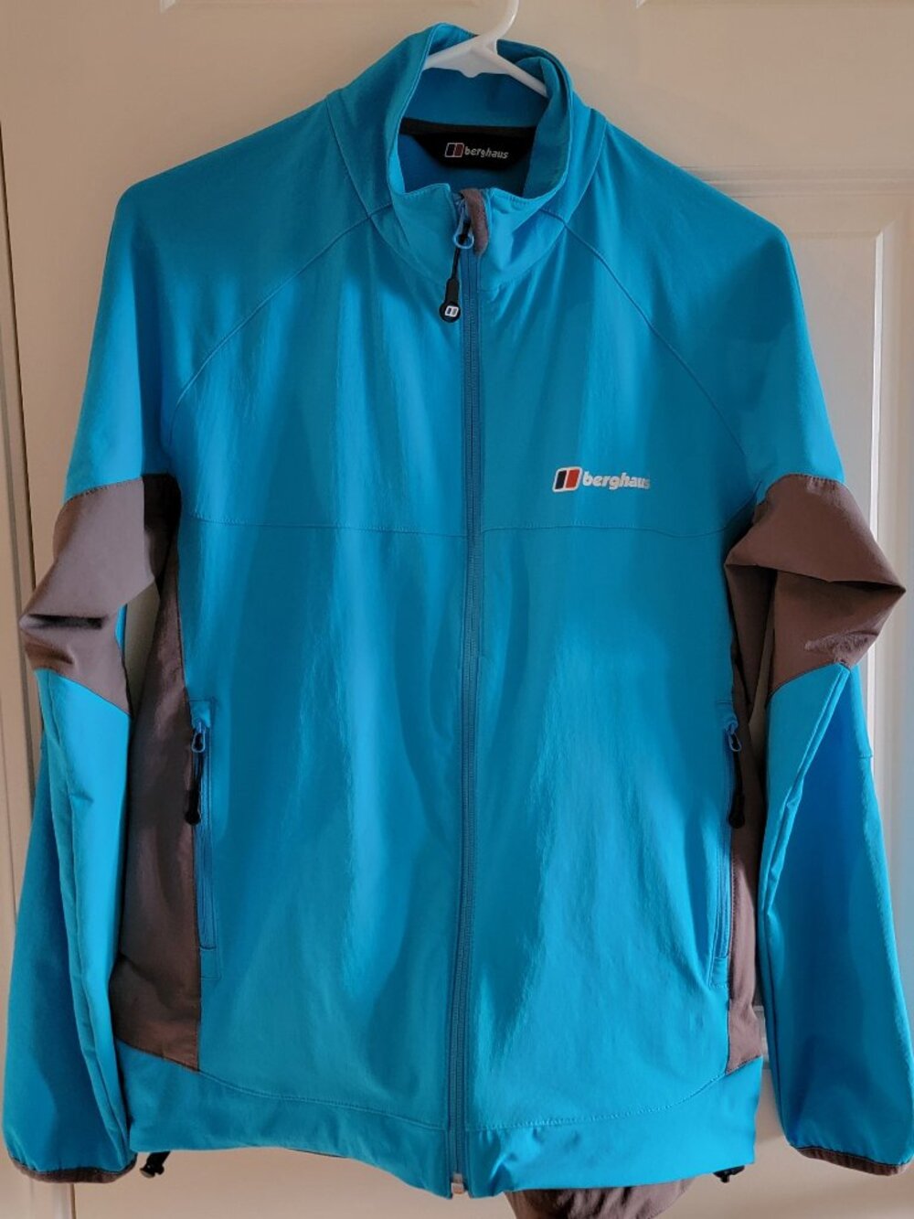 BERGHAUS SELWAY JACKET Lightweight Breathable Windproof Size S Blue w/ Gray Trim